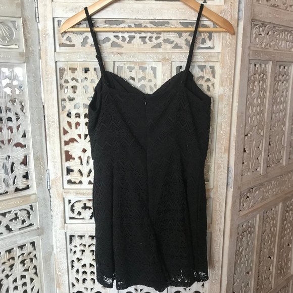 NEW Guess Dezzie Lace Short Romper Black Small - Picture 8 of 14